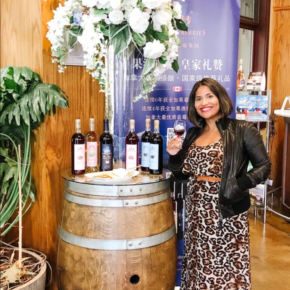 Aritzia Mackage xxs bomber leather jacket - Picture 4 of 5